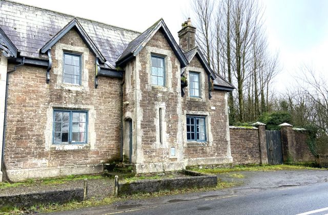 Garryduff East, Dundrum, Co. Tipperary - Click to view photos