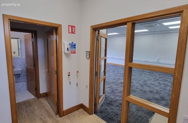 Ground Floor, Block 1b, Bracken Business Park, Bracken Road, Leopardstown, Dublin 18 - Click to view photos