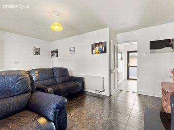 107 Buttercup Park, Dublin 17 - Image 4