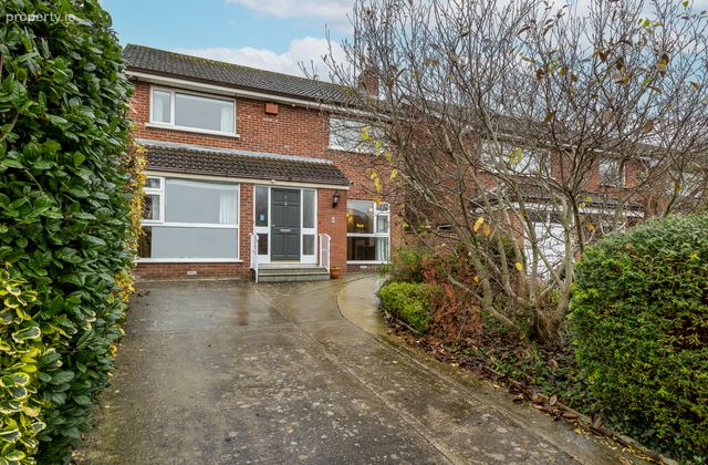 4 Saint Andrew's Grove, Malahide, Co. Dublin - Click to view photos
