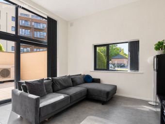 91 The Crescent, Carrickmines Manor, Carrickmines, Dublin 18 - Image 3
