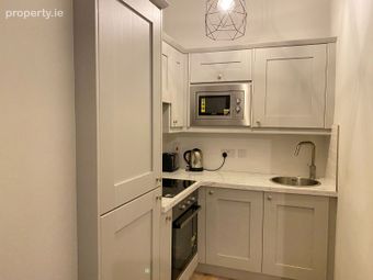 Studio Apartment, Auron Court, Dublin 2 - Image 4