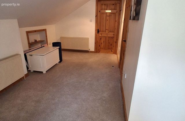 Patena, Tinnaculla, Lurraga, Co. Limerick - Click to view photos