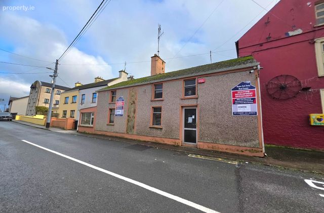 Upper Road, Ballinacurra, Midleton, Co. Cork - Click to view photos