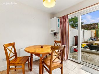 32 Hillview Estate, Ballinteer, Dublin 16 - Image 5