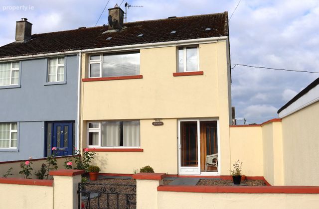75 Shannon Banks, Corbally, Westbury, Co. Clare - Click to view photos