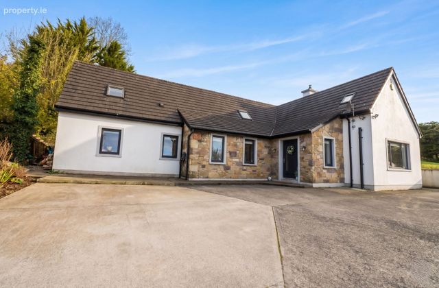 Coolnamuck Road, Carrickbeg, Carrick-on-Suir, Co. Waterford - Click to view photos