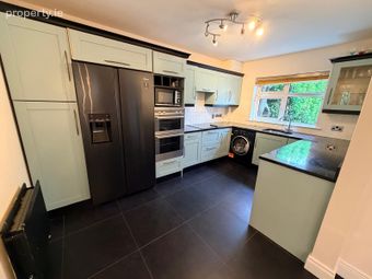34 Ardkeale, Mount Oval Village, Rochestown, Co. Cork - Image 5