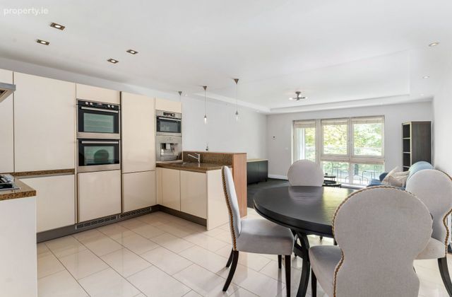 Apartment, Shrewsbury Square, Sandymount, Dublin 4 - Click to view photos