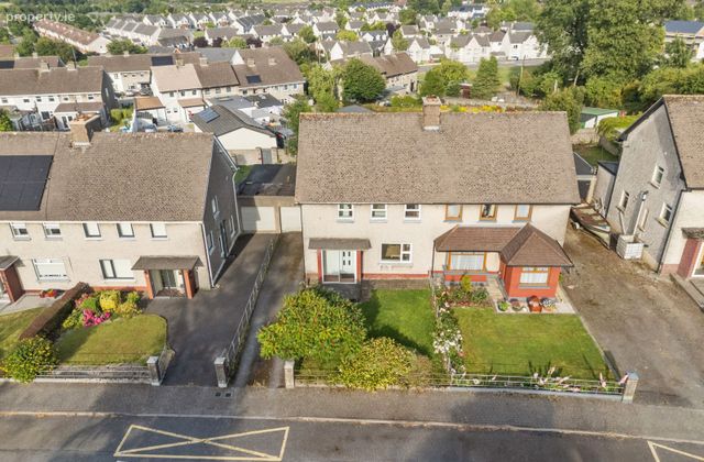 4 Oliver Plunkett Road, Kells, Co. Meath - Click to view photos