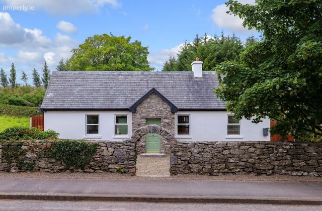 Rosscahill West, Rosscahill, Moyvoon, Co. Galway - Click to view photos