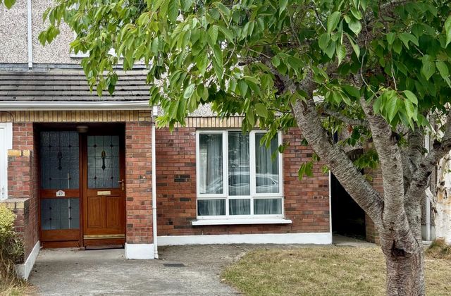 47 Ravenswood Crescent, Clonsilla, Hartstown, Dublin 15 - Click to view photos