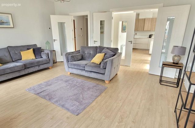 2 Brighton Wood, Dublin 18, Foxrock, Dublin 18 - Click to view photos