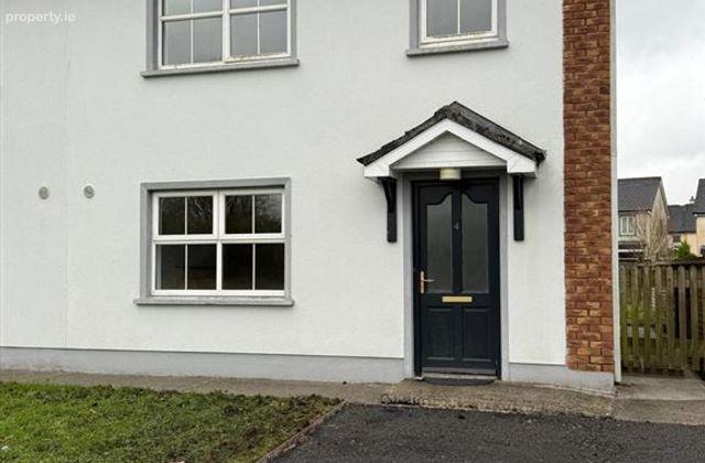 4 Castle Court, Ballaghaderreen, Co. Roscommon, Ballaghaderreen, Co. Roscommon - Click to view photos