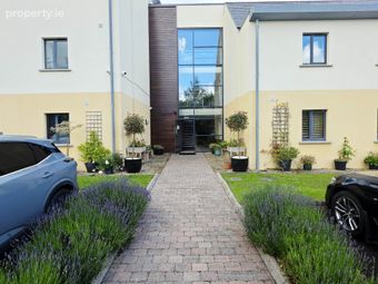 3 Erne Marine Apartments, Waterhen Lane, Bellenaleck, Enniskillen, Co. Fermanagh, Enniskillen, Co. Fermanagh - Image 2