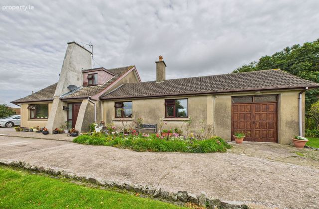 Boobawn Cross, Labbacallee, Glanworth, Co. Cork - Click to view photos