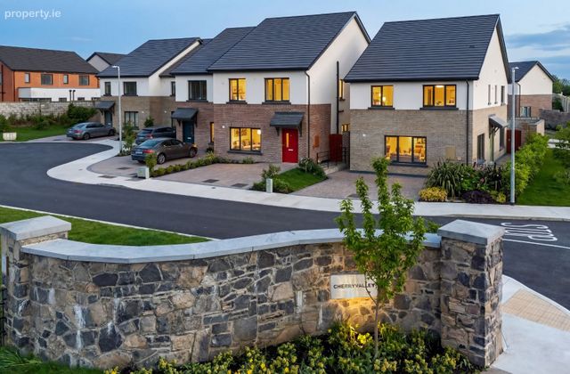 4 Bedroom, Rathmolyon, Co. Meath - Click to view photos