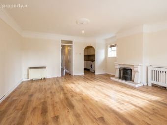6 Green Isle Court, Clondalkin, Dublin 22 - Image 2