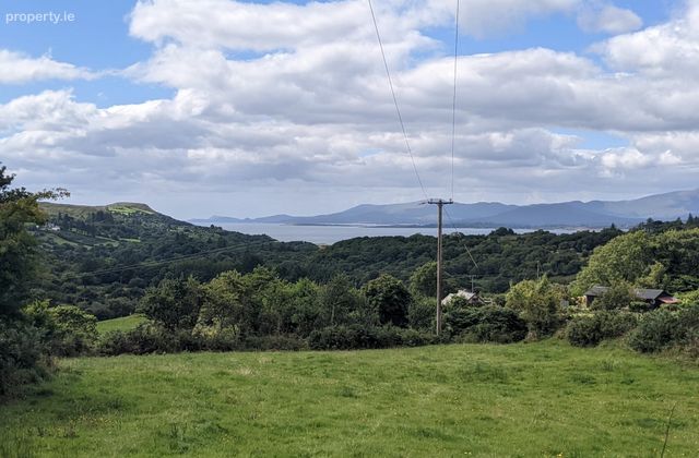 Via* R573, Tuosist, Co. Kerry - Click to view photos