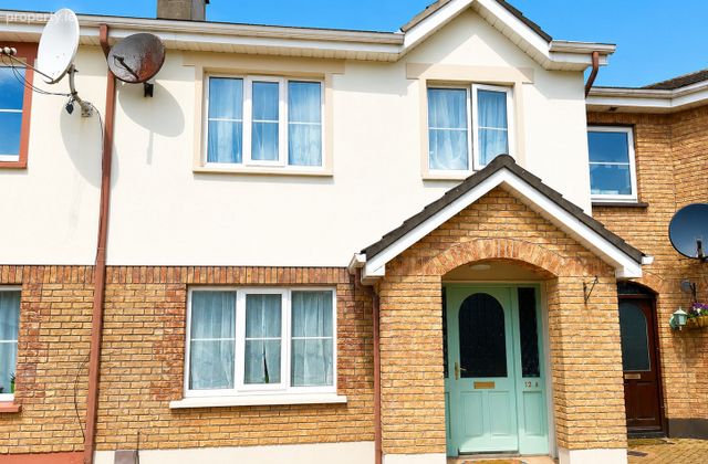 12a Station Court, Station Road, Ennis, Co. Clare - Click to view photos