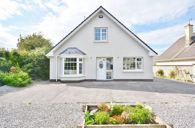 13 The Lodge, Bridge Road, Listowel, Co. Kerry - Click to view photos