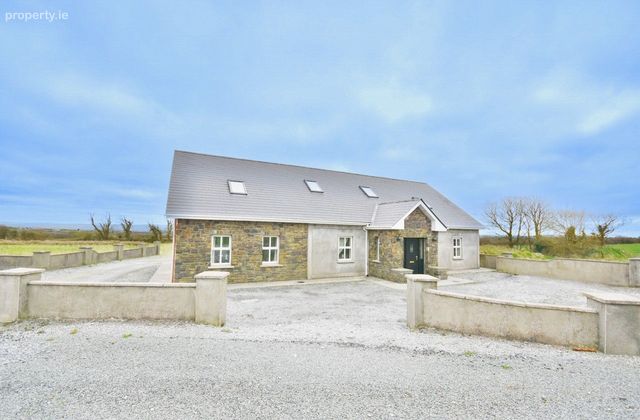 Guhard South, Lisselton, Listowel, Co. Kerry - Click to view photos