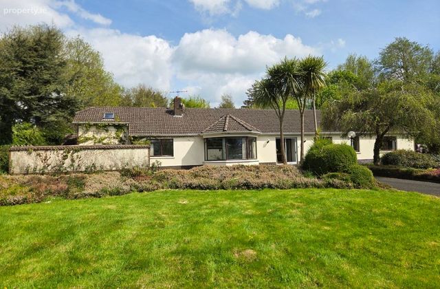 Shannon View, Clonmoney North, Bunratty, Co. Clare - Click to view photos