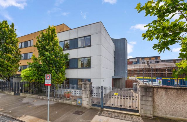 63 Sean McDermott Street Lower, Dublin 1 - Click to view photos