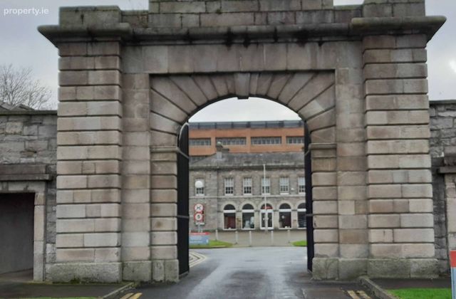 Apt 5, The Square, Begggar's Bush, D04 Xy18, Ballsbridge, Dublin 4 - Click to view photos