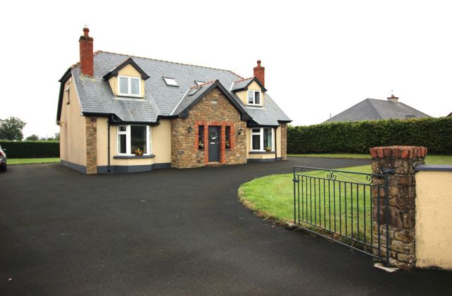 Ballycanana, Ballysteen, Morenane, Co. Limerick - Click to view photos
