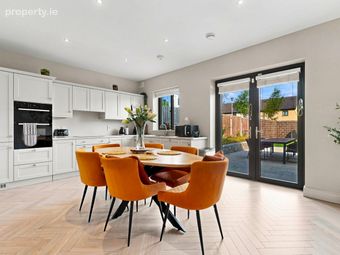 11 Rowan Walk, Kilcarbery, Co. Dublin - Image 4
