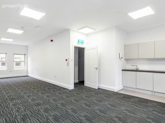 8 Windsor Place, Pembroke Street Lower, Dublin 2, Dublin 2 - Image 4