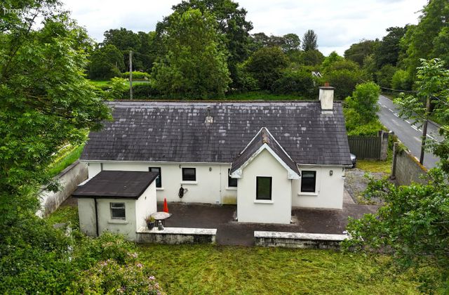 Ballymaquirk, Kanturk, Kanturk, Co. Cork - Click to view photos