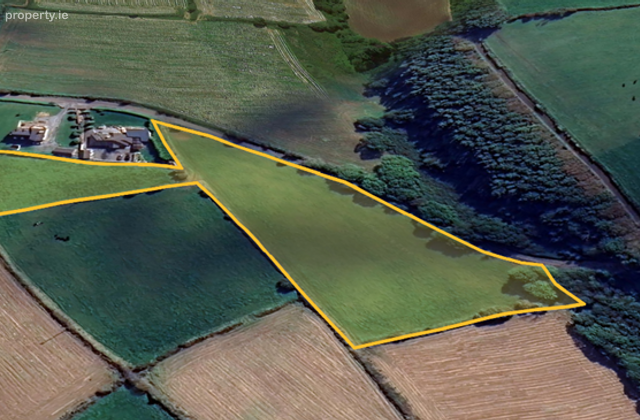 4.15 Acres, Reagrove, Minane Bridge, Co. Cork - Click to view photos