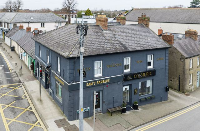 Corner House, Old Bray Road, Cabinteely, Dublin 18 - Click to view photos