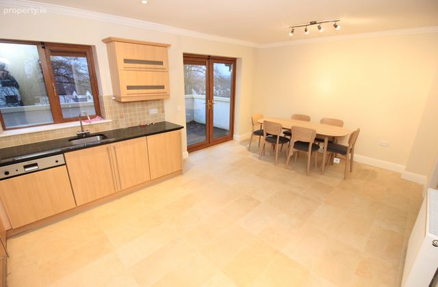 21 The Oaks, Maryborough Ridge, Douglas, Co. Cork - Click to view photos