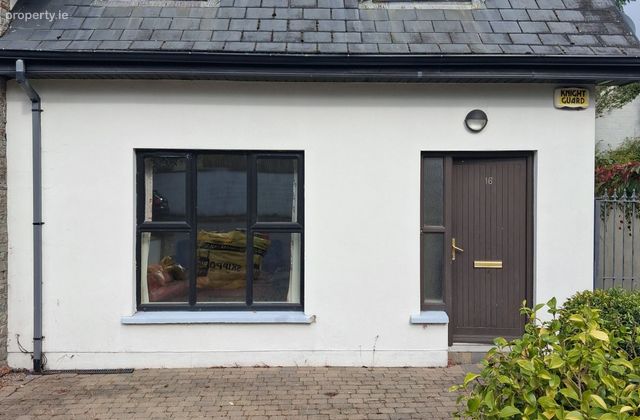16 The Stables, Coolroe, Ballincollig, Cork, Ballincollig, Co. Cork - Click to view photos