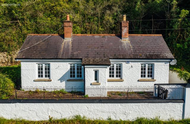 Hands Cottage, Lower Road, Chapelizod, Dublin 20 - Click to view photos