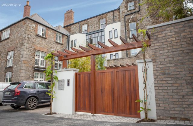 York Road,dun Laoghaire,co. Dublin, Monkstown, Co. Dublin - Click to view photos