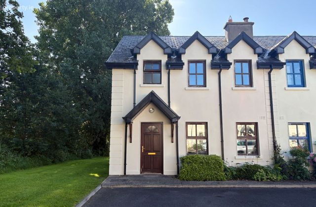 7 Carrownakilly Quay, Ballycuggaran, Ogonnelloe, Killaloe, Co. Clare - Click to view photos