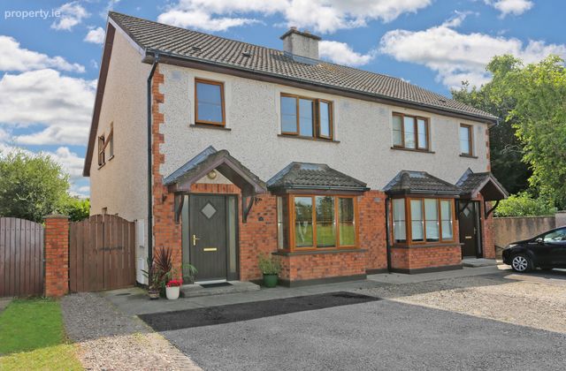 38 Cluain Donn, Ballycasey, Shannon, Clare, Shannon, Co. Clare - Click to view photos