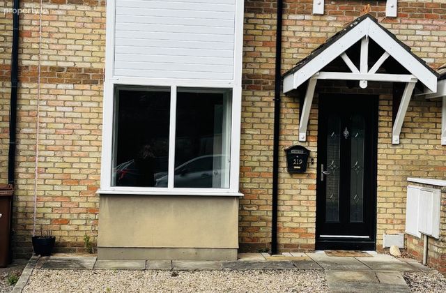 219 Roebuck Castle, Dublin 14, Belfield, Dublin 4 - Click to view photos