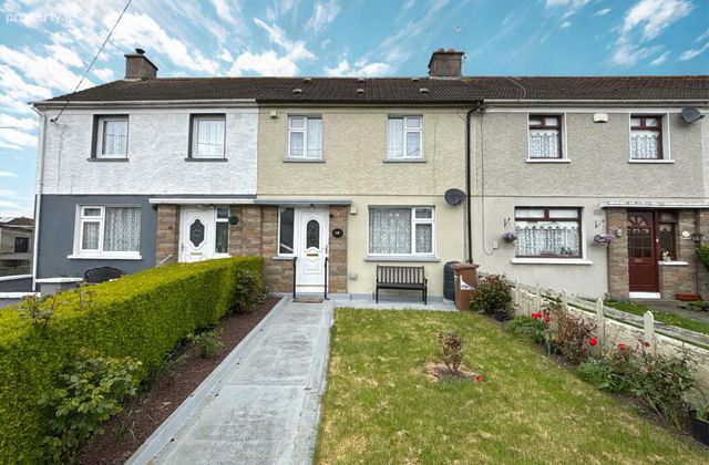 16 Pearse Park, Clonmel, Co. Tipperary, Clonmel, Co. Tipperary - Click to view photos