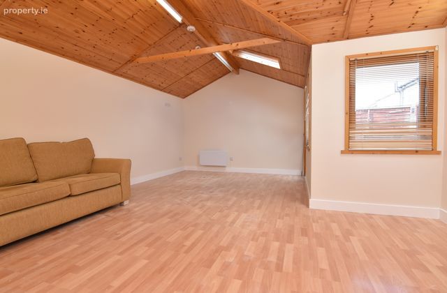 Colthurst Road, Lucan, Co. Dublin - Click to view photos