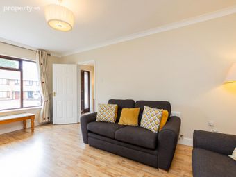 56 College Park Way, Dublin 16, Ballinteer, Dublin 16 - Image 5