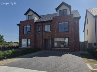 9 The Crescent, Stonehaven, Naas, Co. Kildare - Image 2