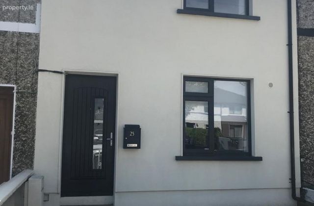 25 Collins Avenue West, Whitehall, Dublin 9 - Click to view photos