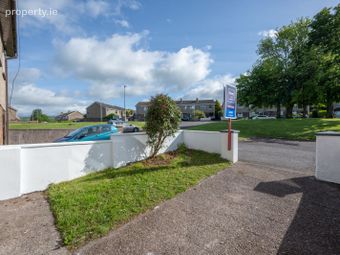 43 Oaklands, Ballincollig, Co. Cork - Image 2