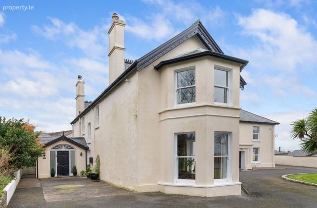 Wilmount House B, Wilmount Avenue, Cobh, Co. Cork - Click to view photos