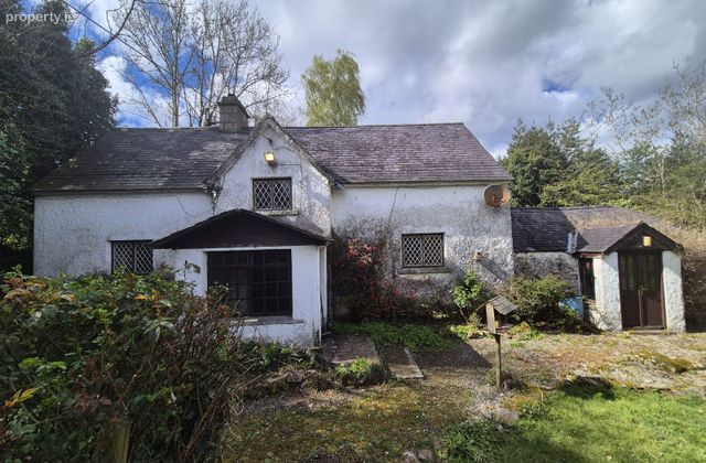 The Doghouse, Ballinacor, Greenan, Co. Wicklow - Click to view photos
